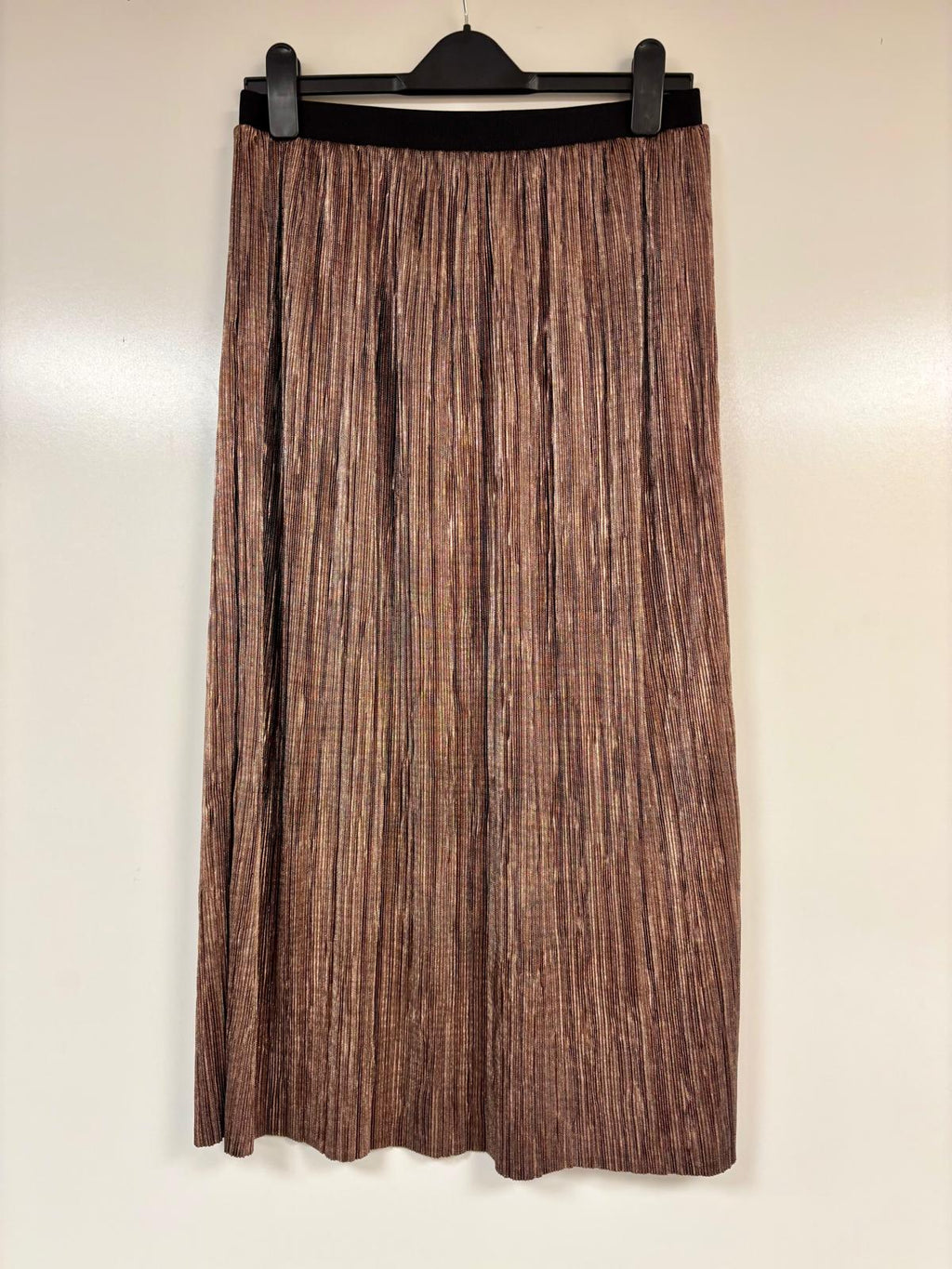 Tilly metallic plisse skirt